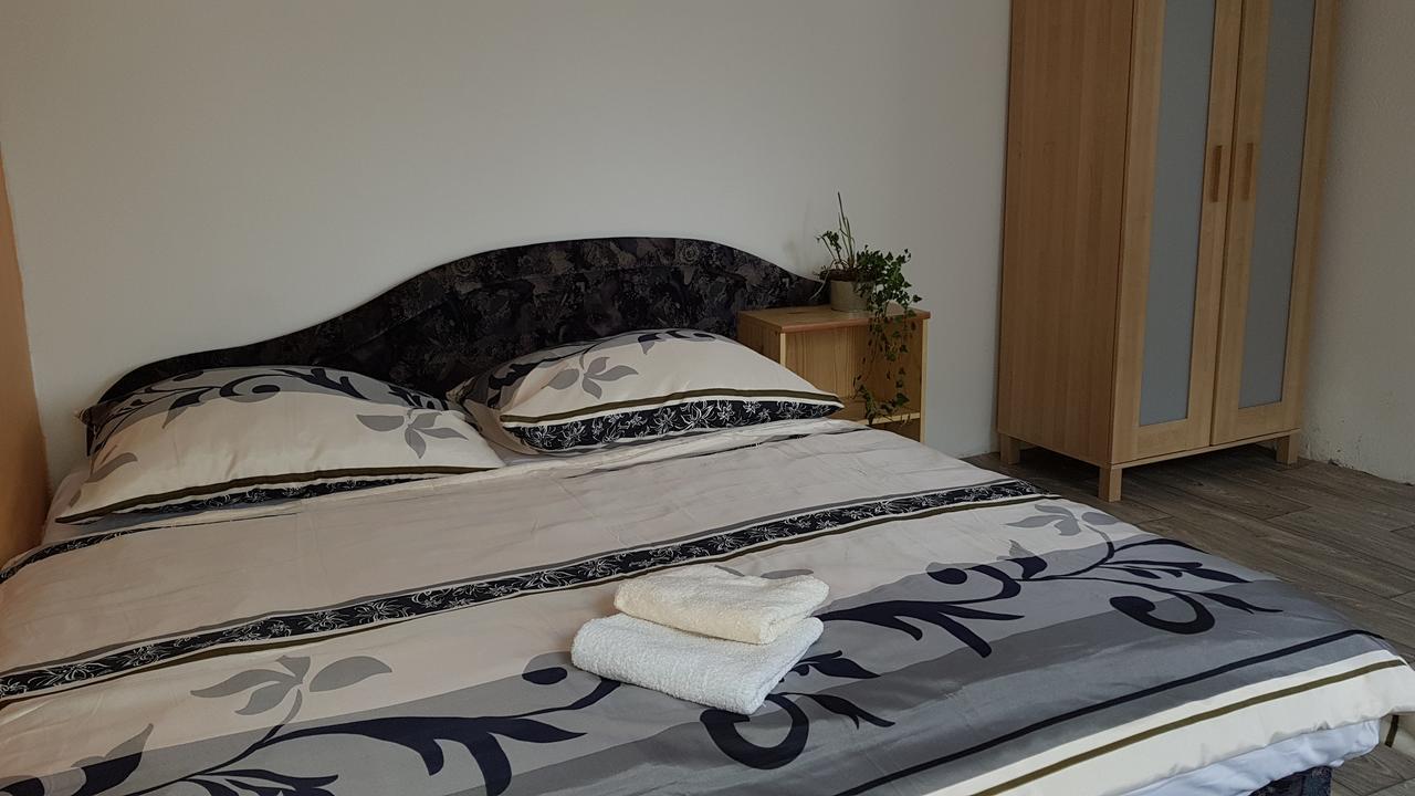 Apartman Marcela Libouchec Esterno foto